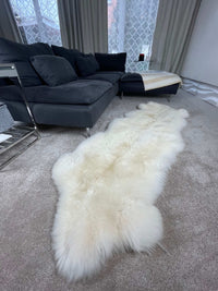 Schaffell Läufer – Gefertigt aus 2 Natur Schaffellen, 2m